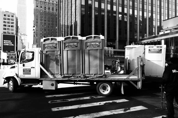 Best Portable bathroom rental  in Hibbing, MN